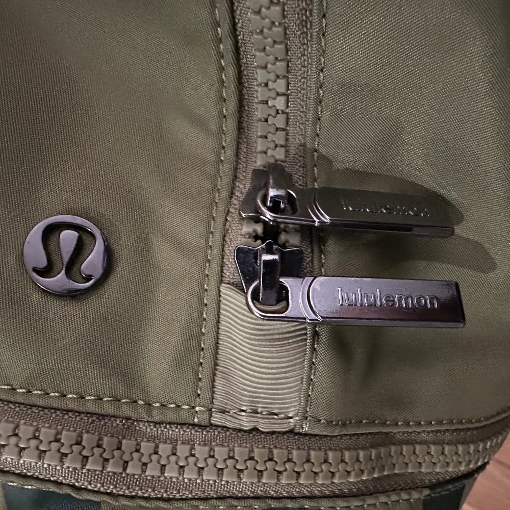 City Adventurer Backpack Mini - Picture 2 of 15